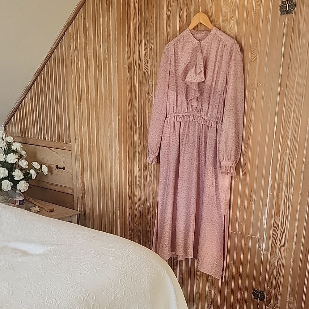 Elegant Pink Women's Dress